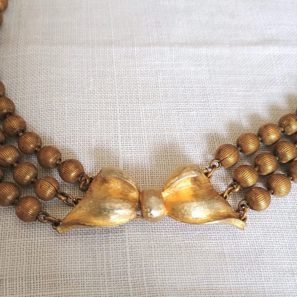 Unbranded gold tone